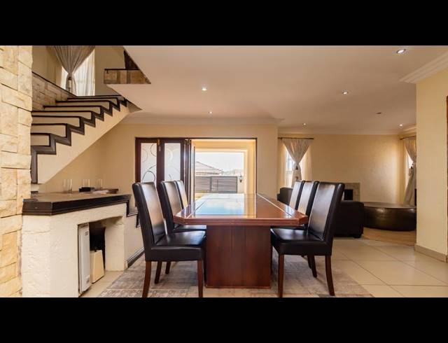 5 BEDROOM HOUSE FOR SALE IN MAHUBE VALLEY
